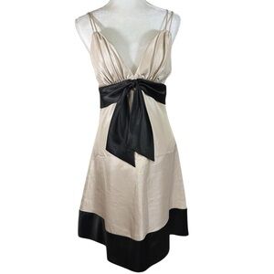 PSYCHE Q- Cream/Black Deep V Cocktail / Party Dress- Size M
